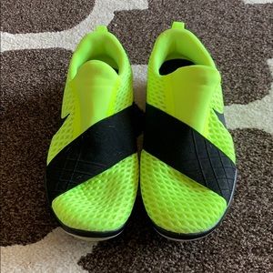 Size 8, Yellow Nike Free Connect